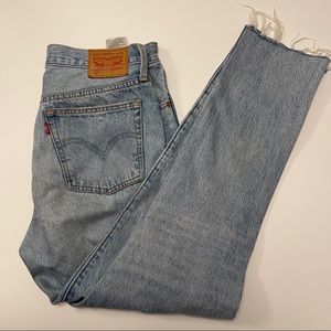 Levi’s light wash skinny jean